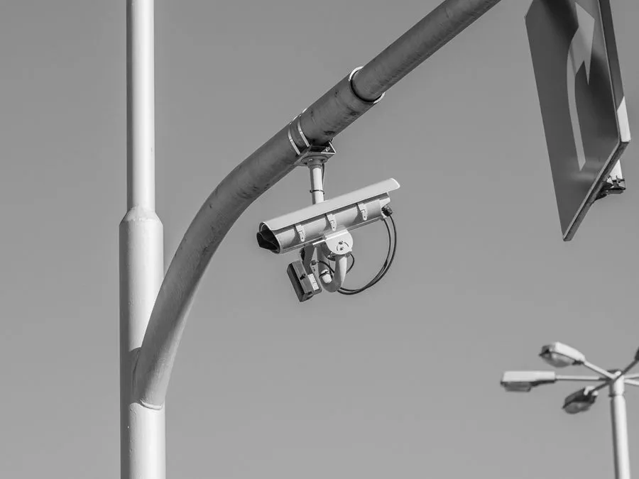 Smart Roadside Speed Monitoring & Edge-ANPR Radar Unit
